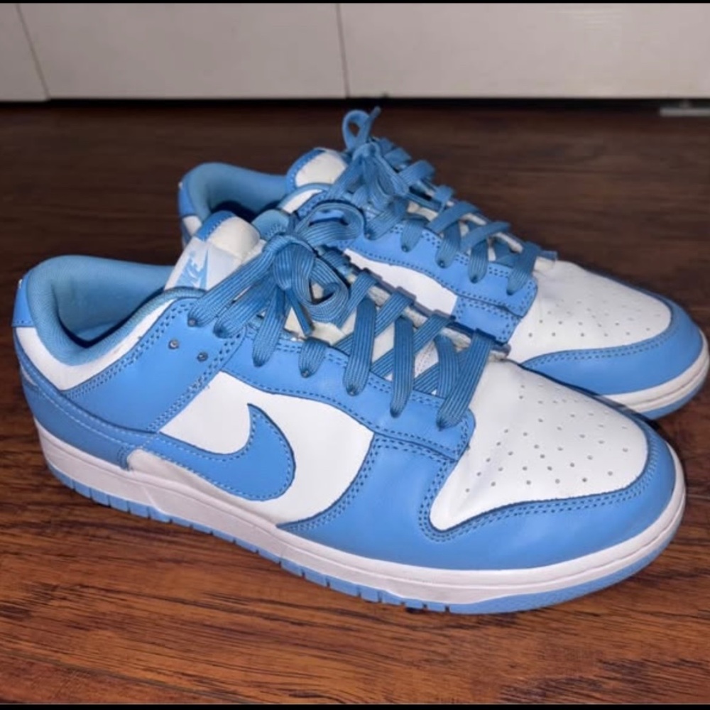 Nike Dunk Low (UNC 2021) US 10 Man